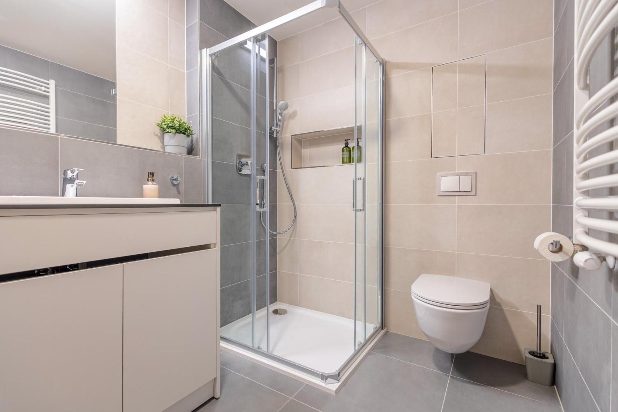 Bright 2Br - 4Th Floor, Balcony, Free Parking By Gravity Prague 아파트 외부 사진