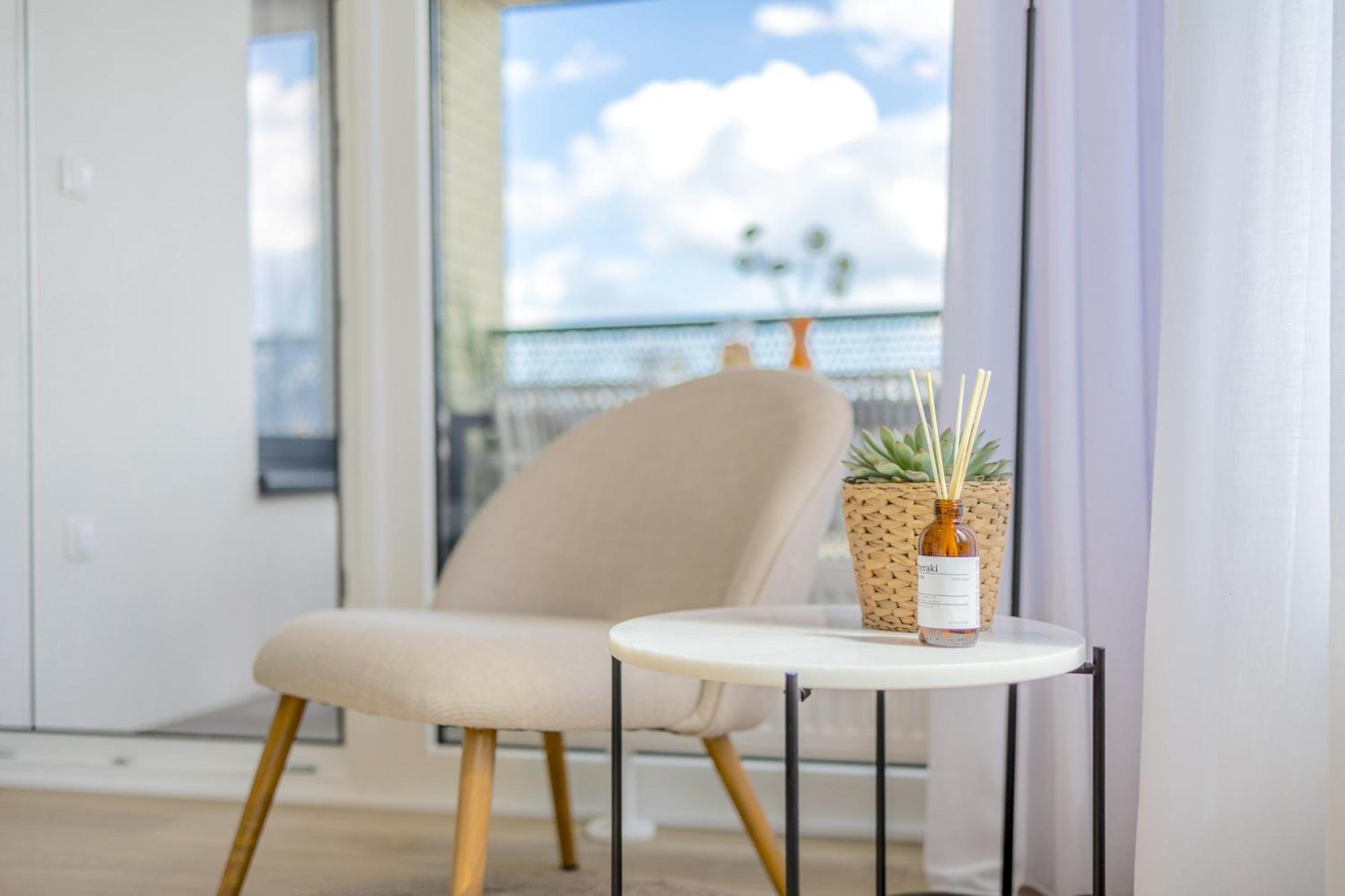Bright 2Br - 4Th Floor, Balcony, Free Parking By Gravity Prague 아파트 외부 사진
