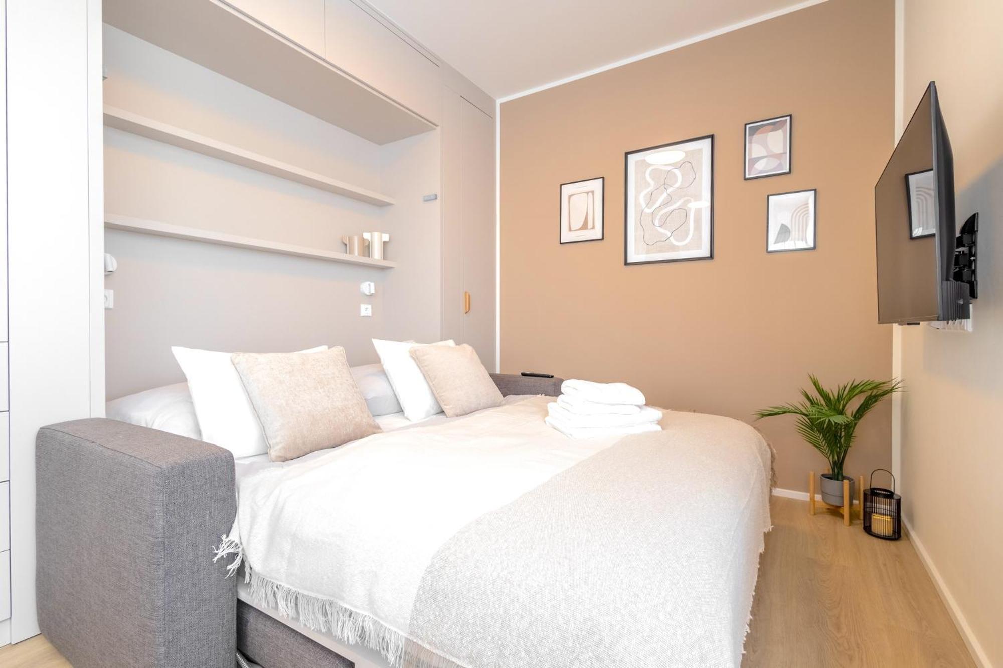 Bright 2Br - 4Th Floor, Balcony, Free Parking By Gravity Prague 아파트 외부 사진