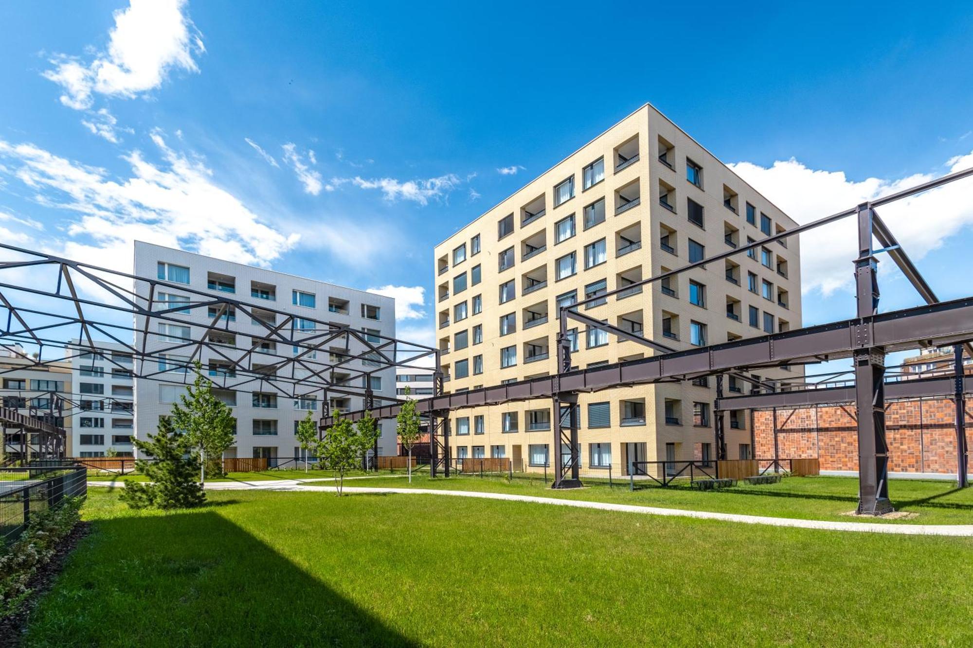 Bright 2Br - 4Th Floor, Balcony, Free Parking By Gravity Prague 아파트 외부 사진