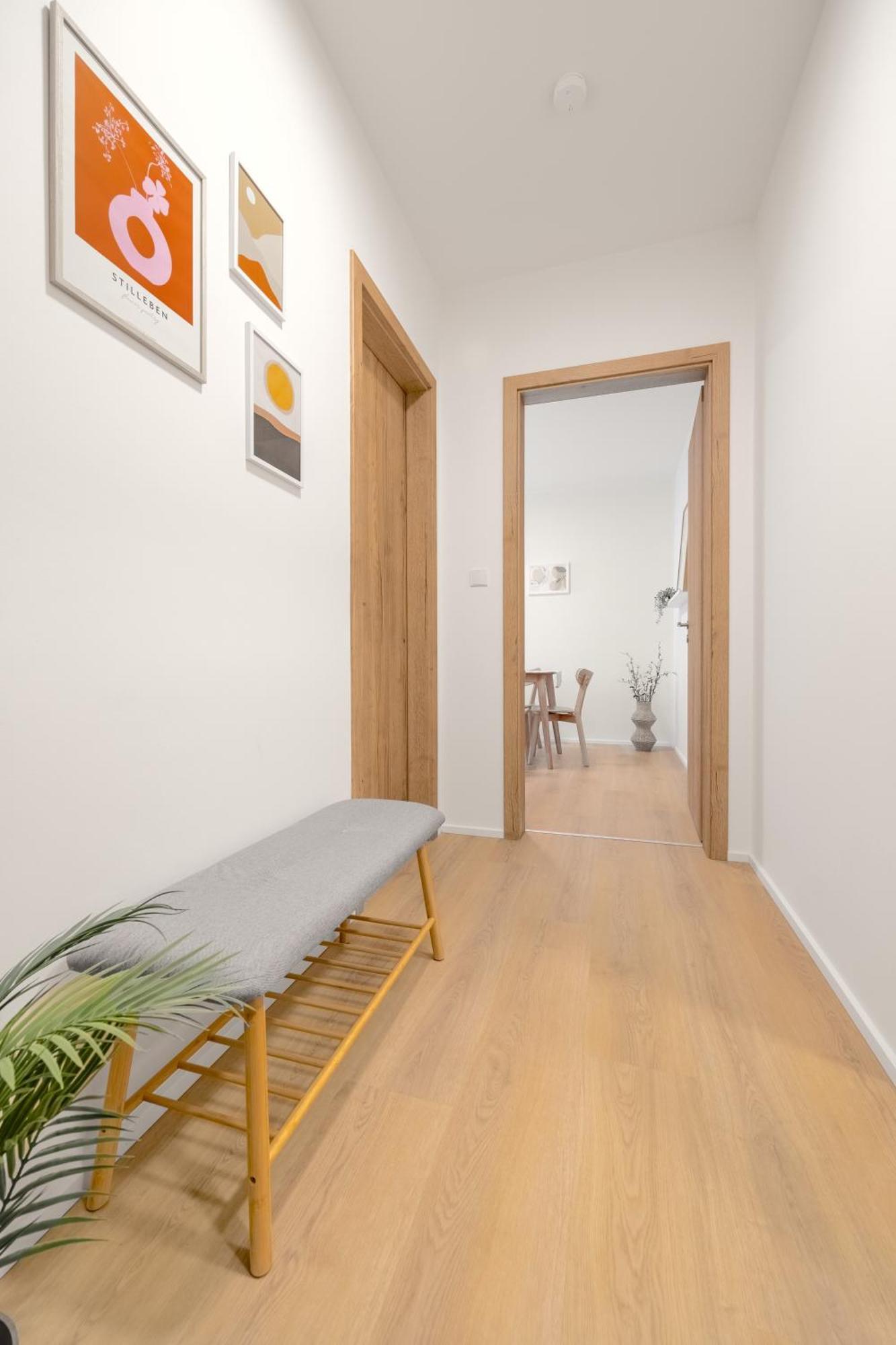 Bright 2Br - 4Th Floor, Balcony, Free Parking By Gravity Prague 아파트 외부 사진