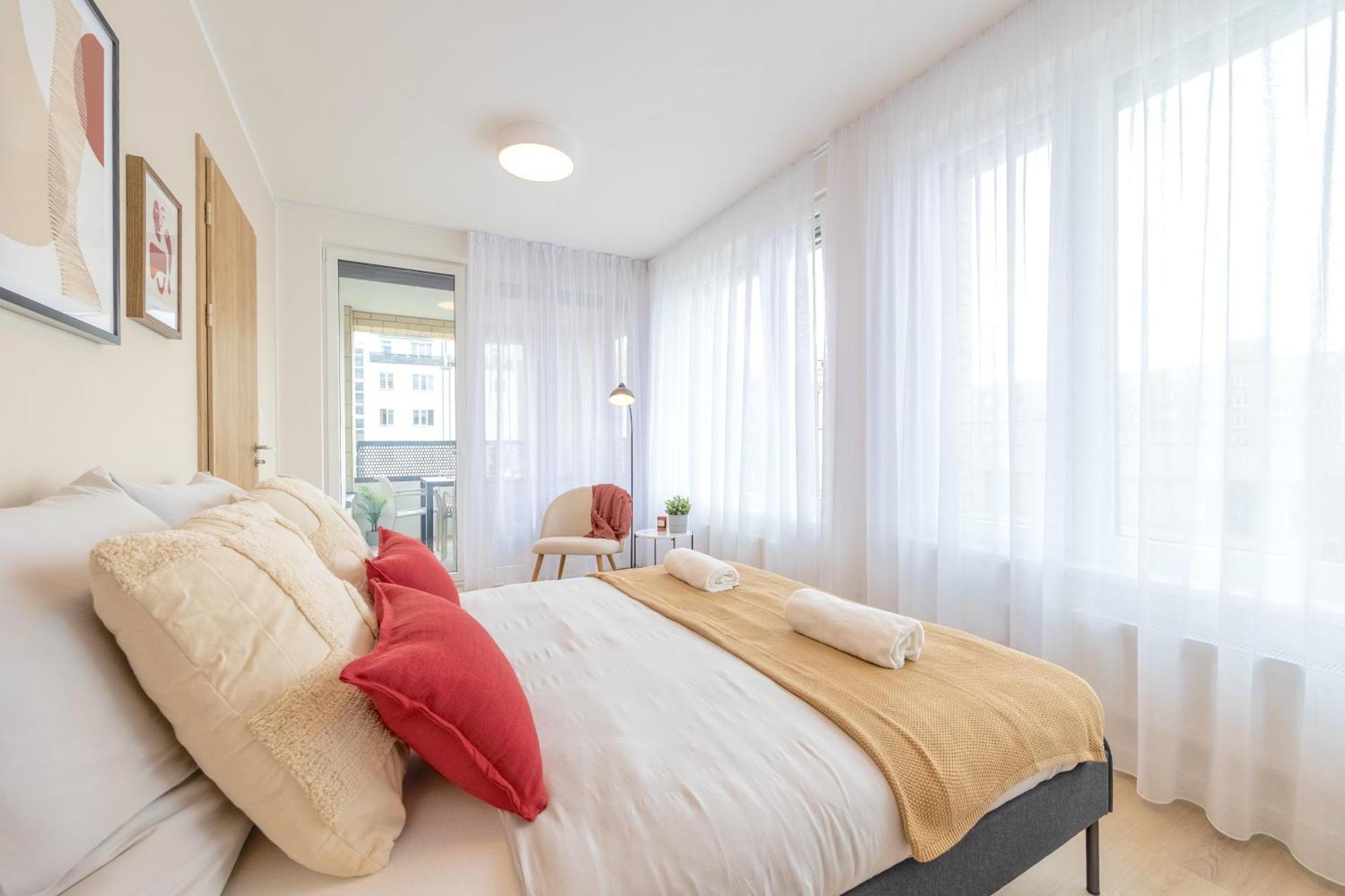 Bright 2Br - 4Th Floor, Balcony, Free Parking By Gravity Prague 아파트 외부 사진